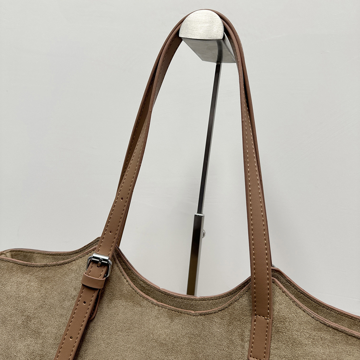 EA57325  SIZE:40*12*30CM gallery