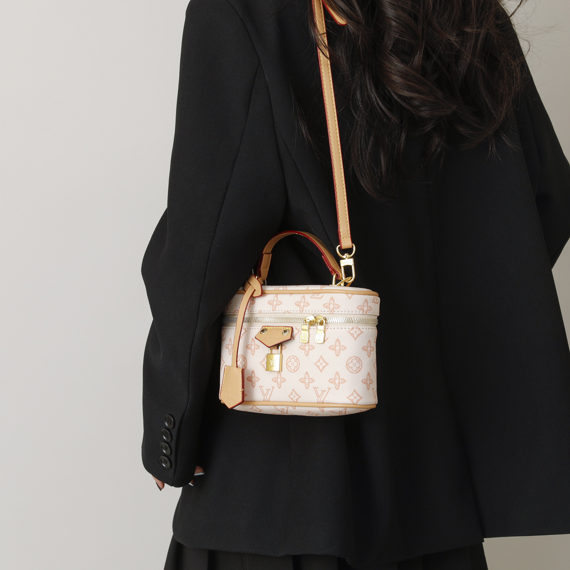 EL24136  SIZE:20*7*13CM gallery