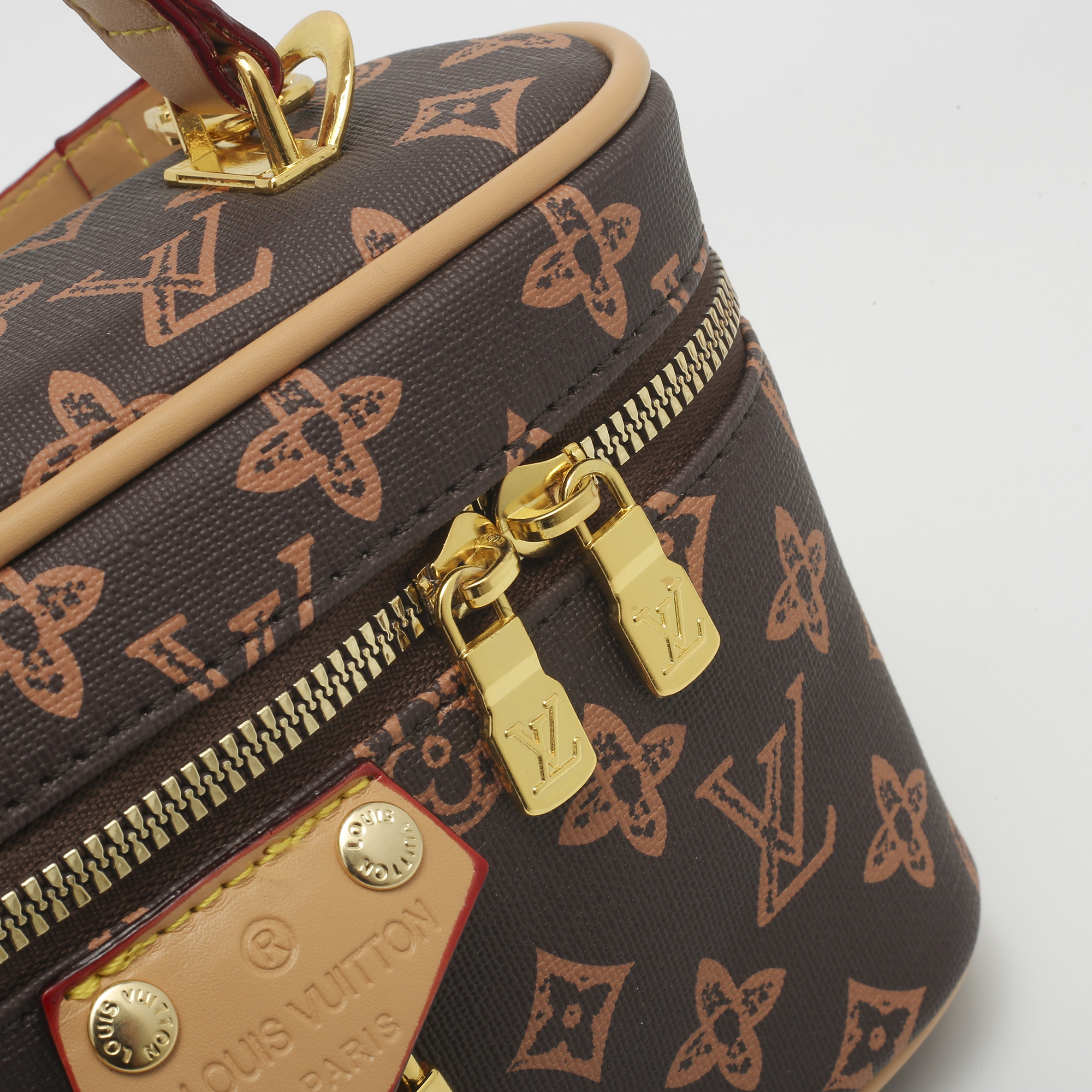 EL24136  SIZE:20*7*13CM gallery