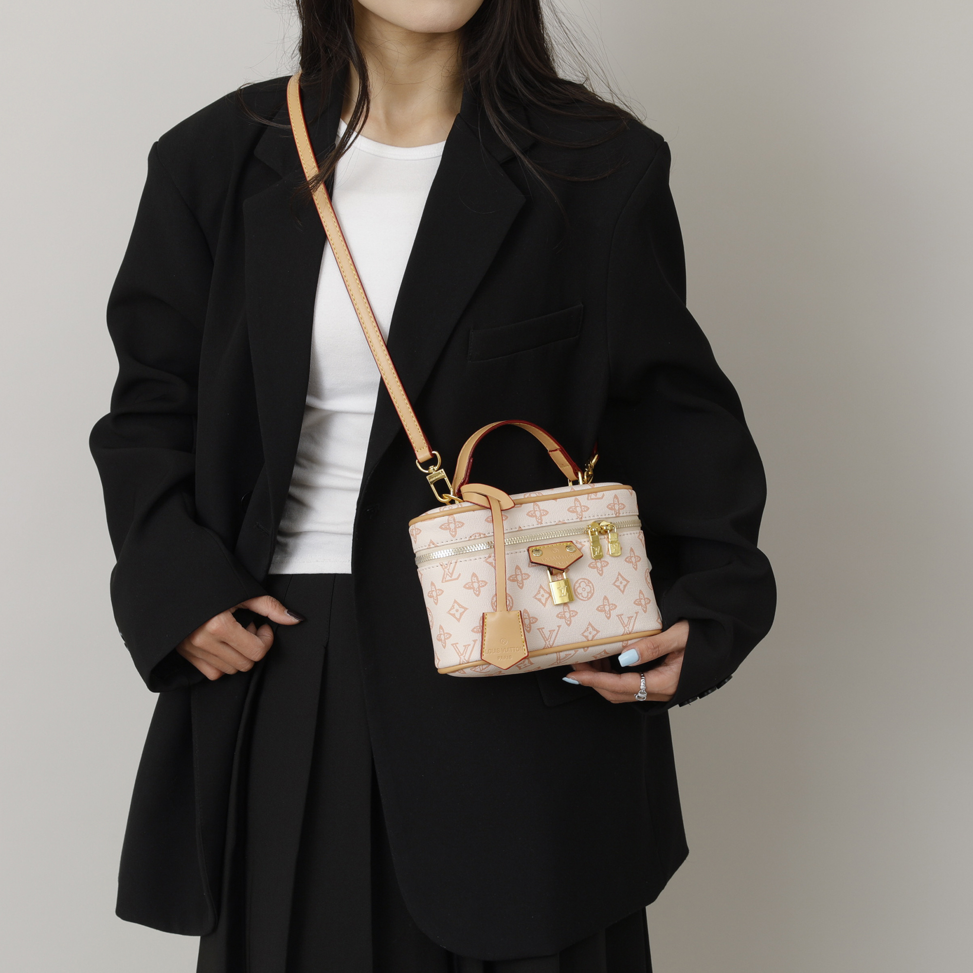 EL24136  SIZE:20*7*13CM gallery