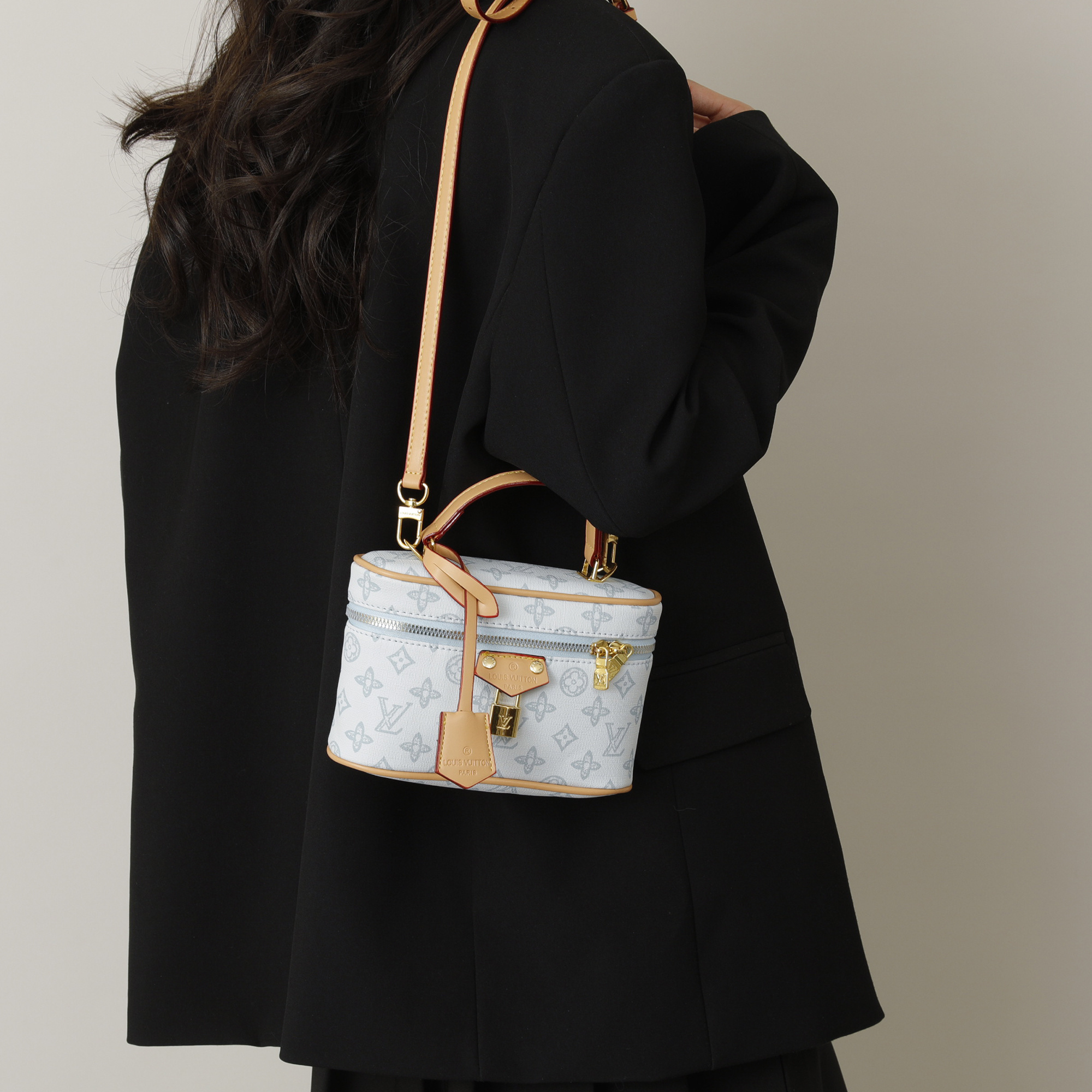 EL24136  SIZE:20*7*13CM gallery