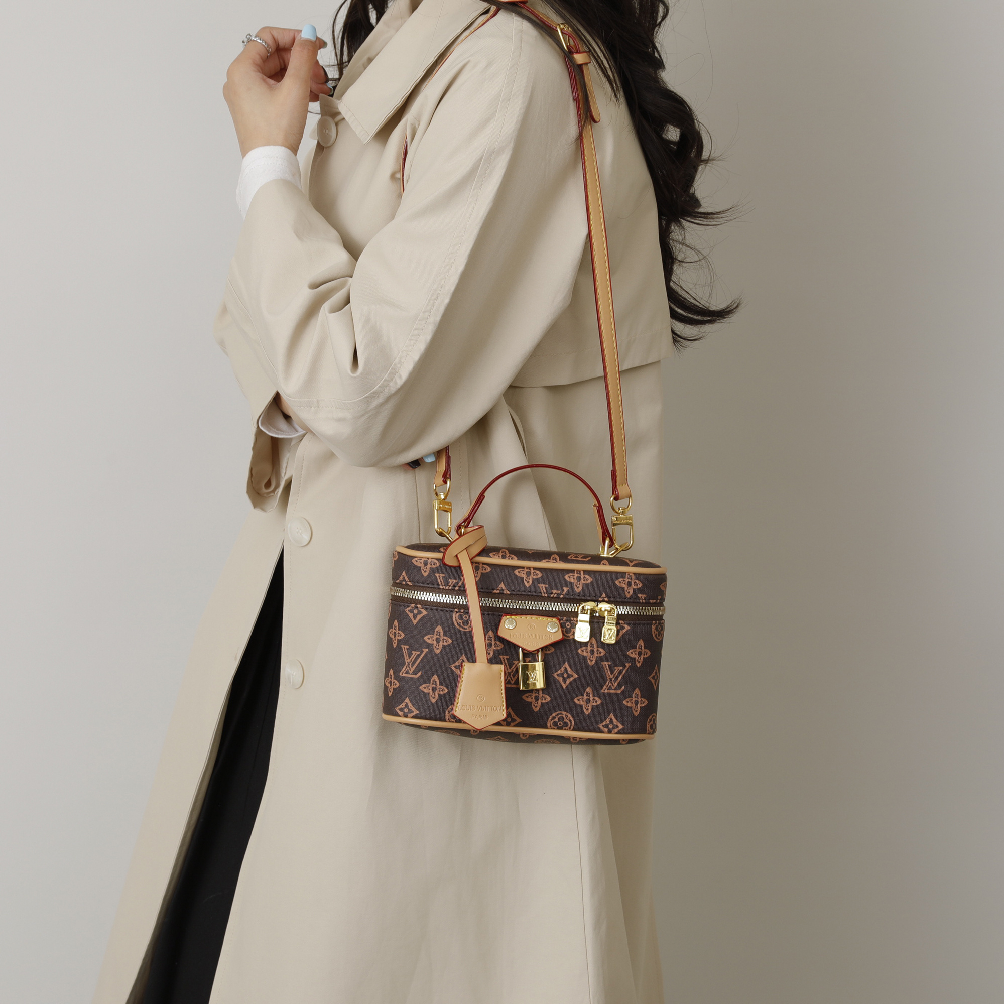 EL24136  SIZE:20*7*13CM gallery