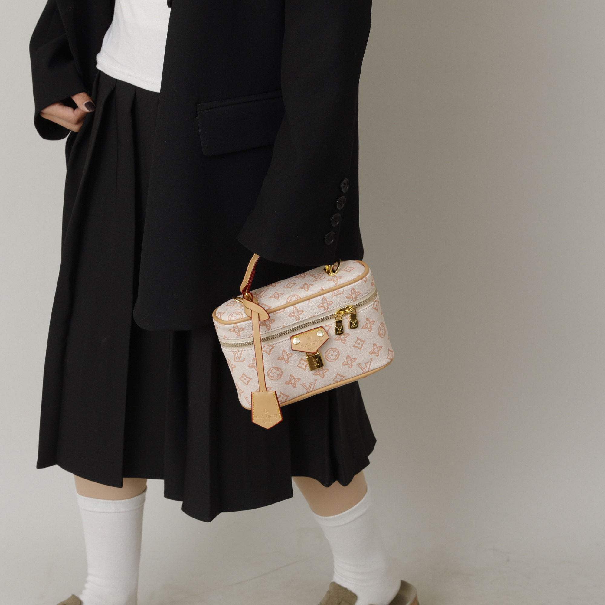 EL24136  SIZE:20*7*13CM gallery