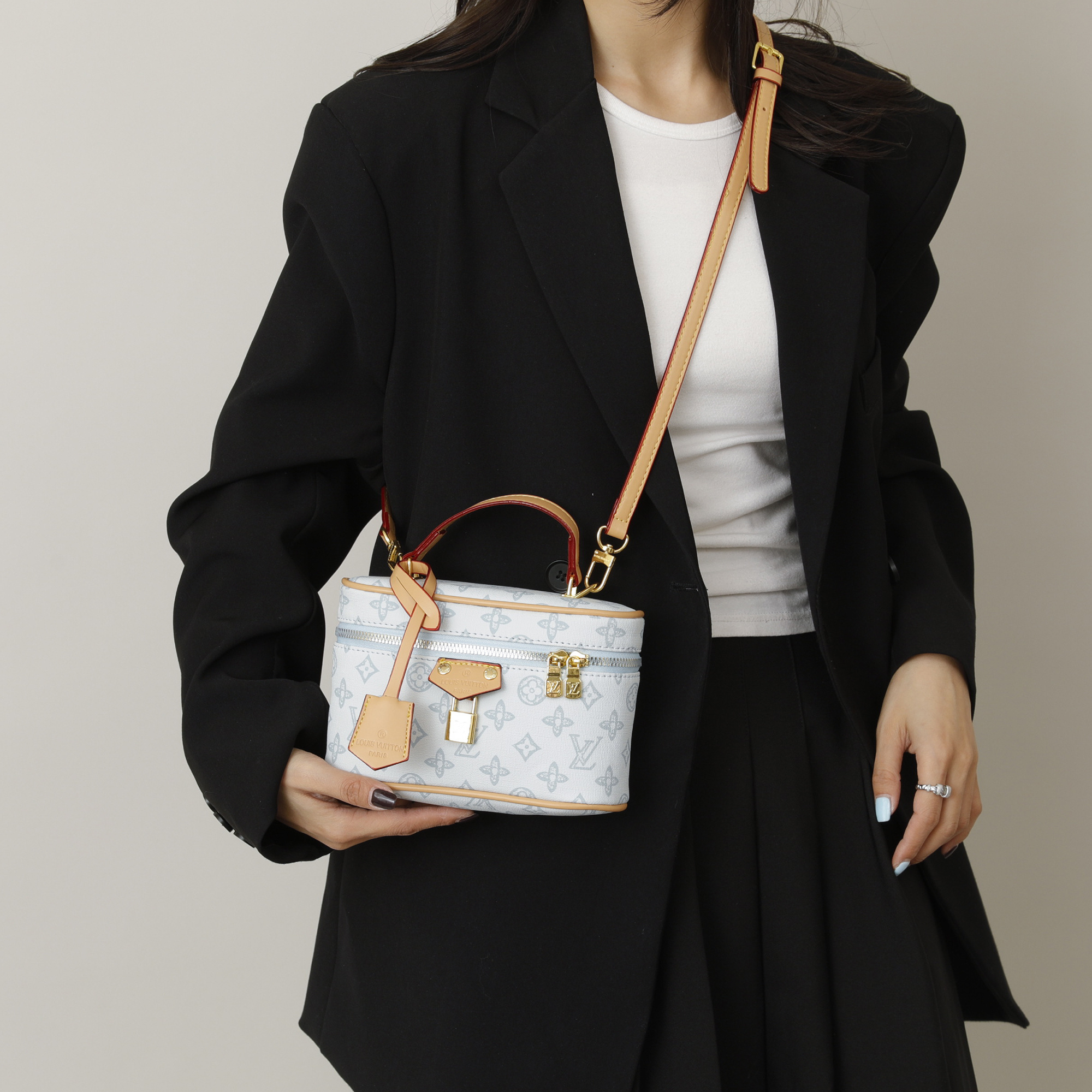 EL24136  SIZE:20*7*13CM gallery