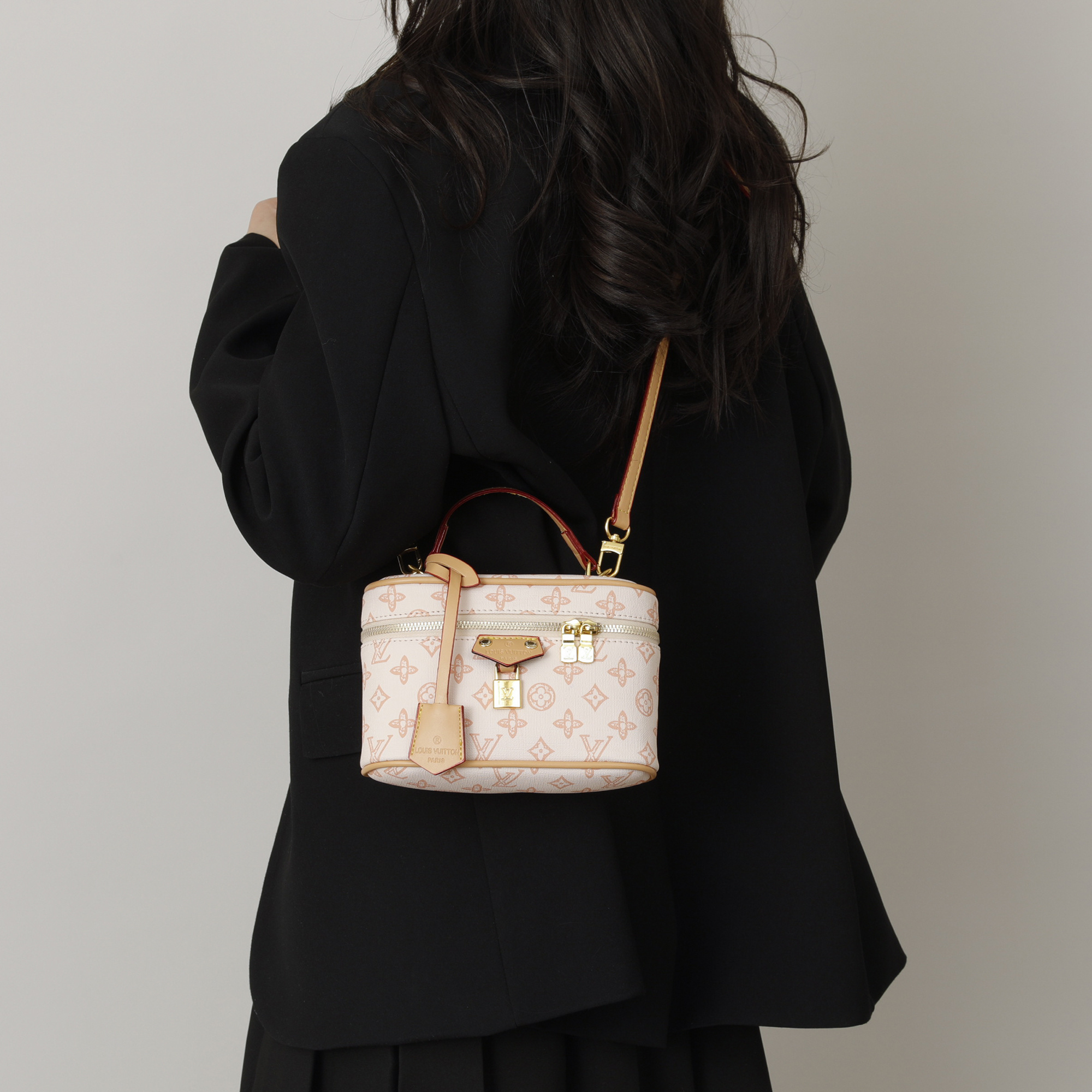 EL24136  SIZE:20*7*13CM gallery