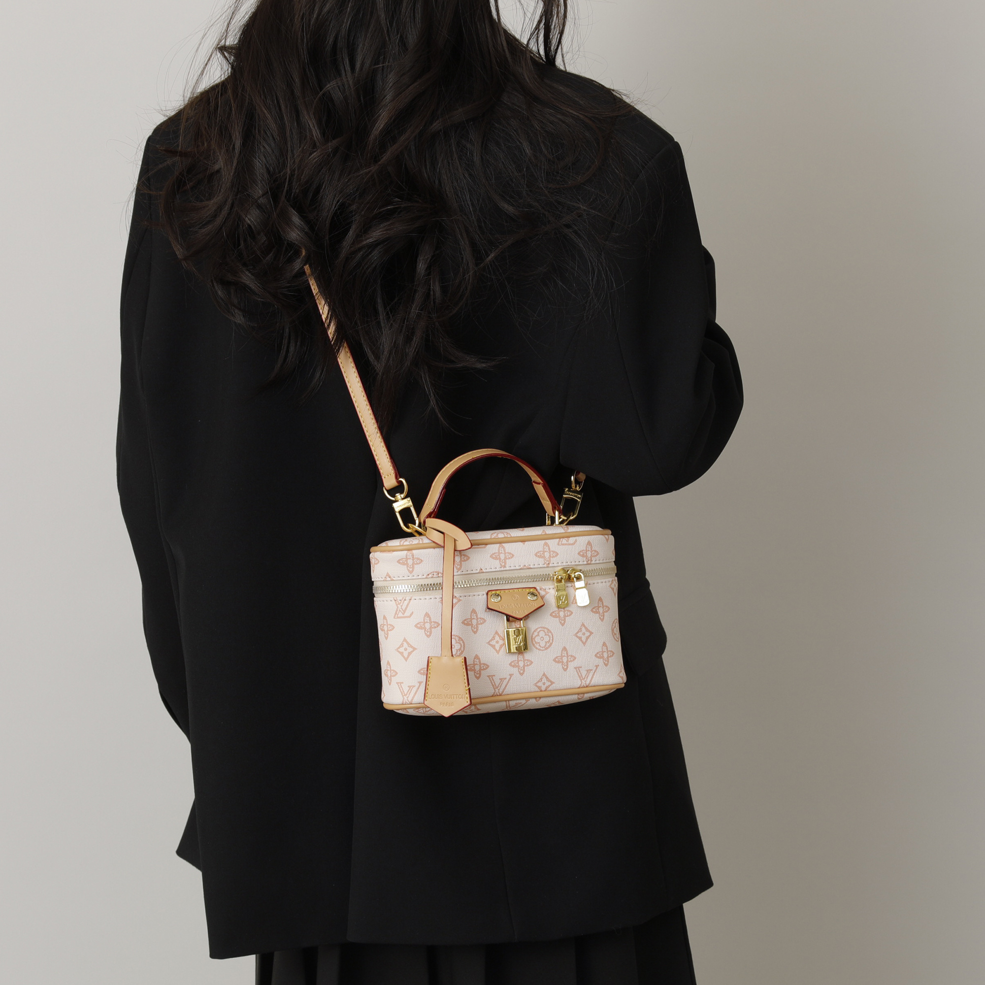 EL24136  SIZE:20*7*13CM gallery