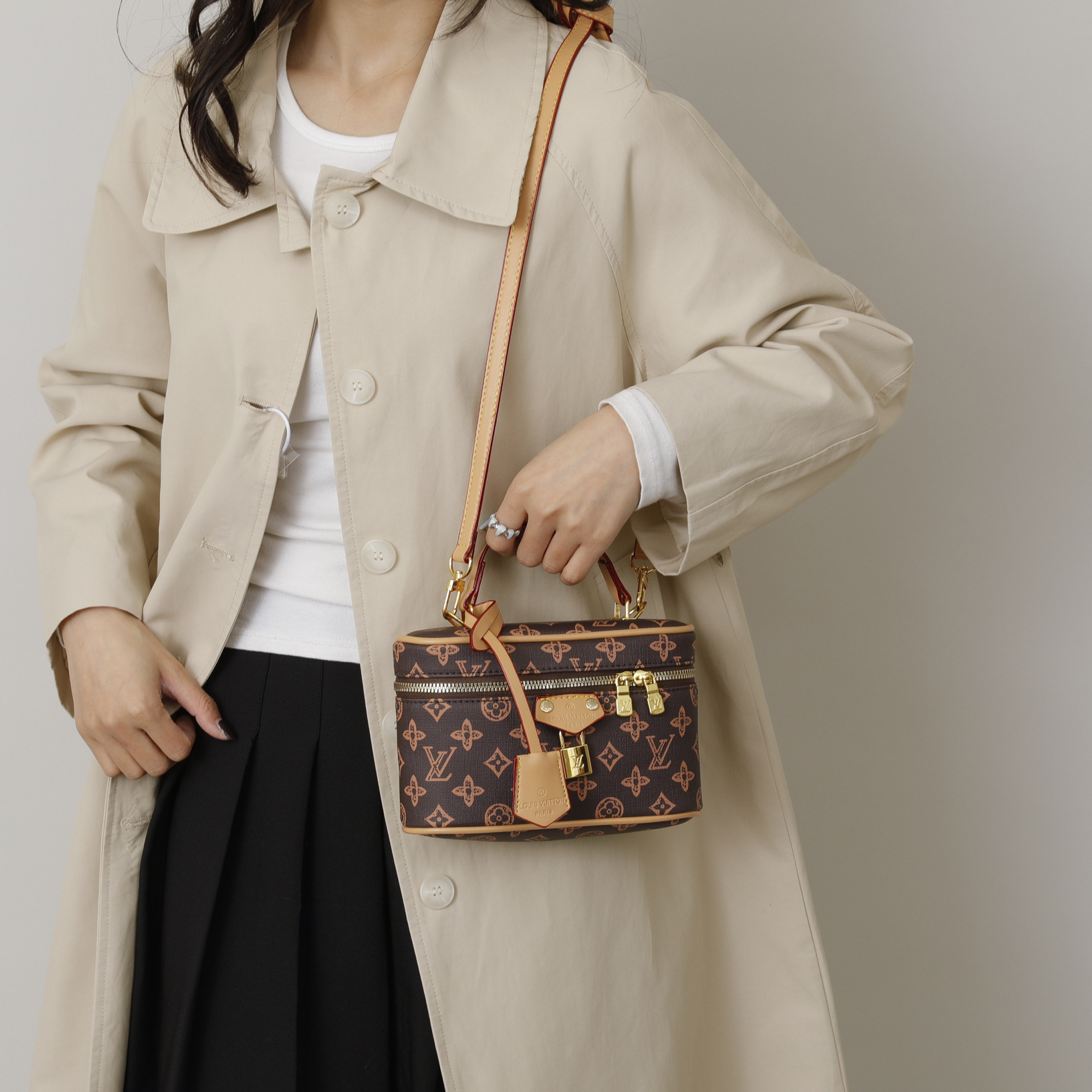 EL24136  SIZE:20*7*13CM gallery