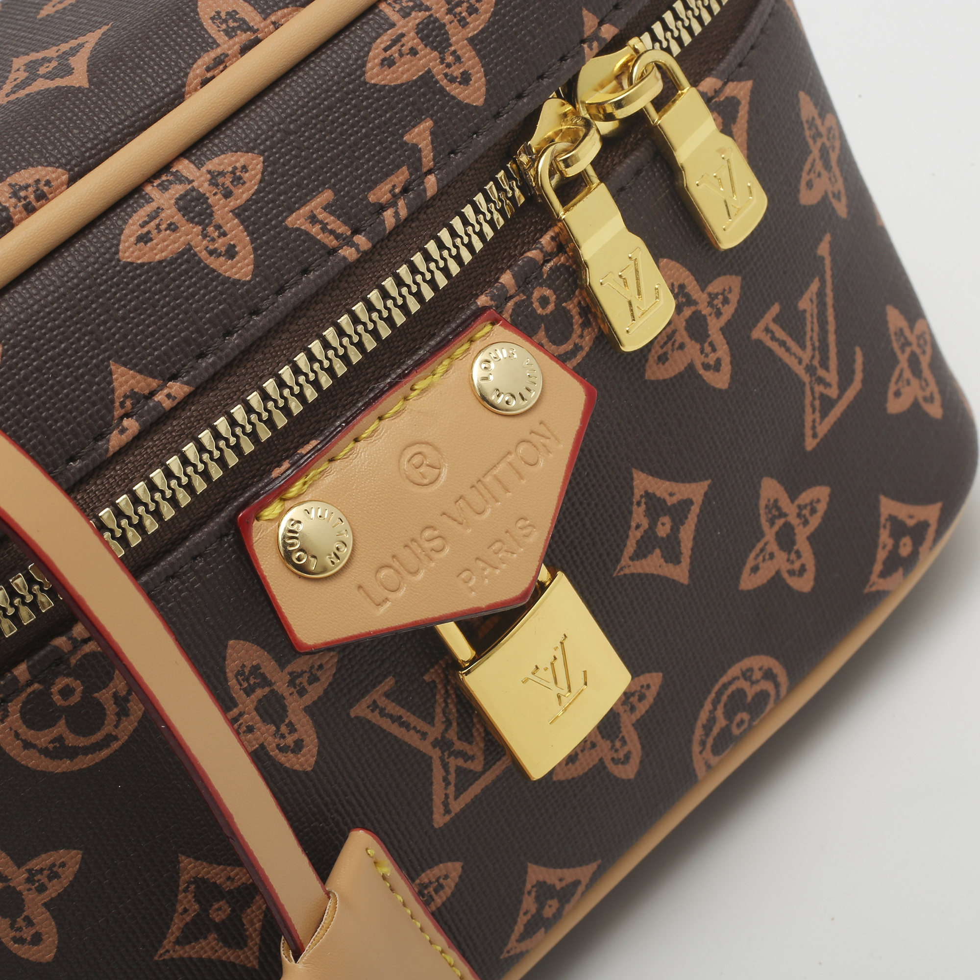 EL24136  SIZE:20*7*13CM gallery