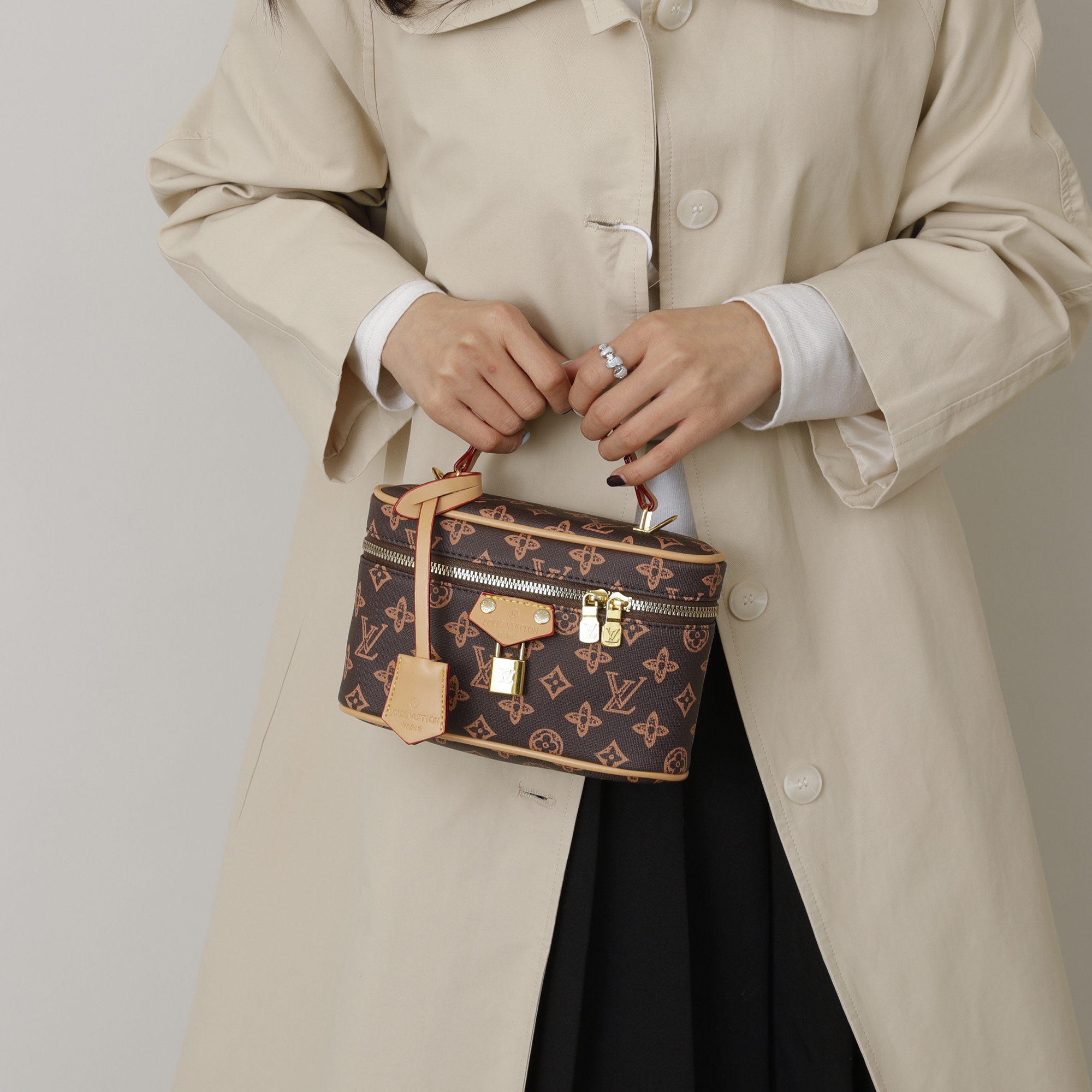 EL24136  SIZE:20*7*13CM gallery