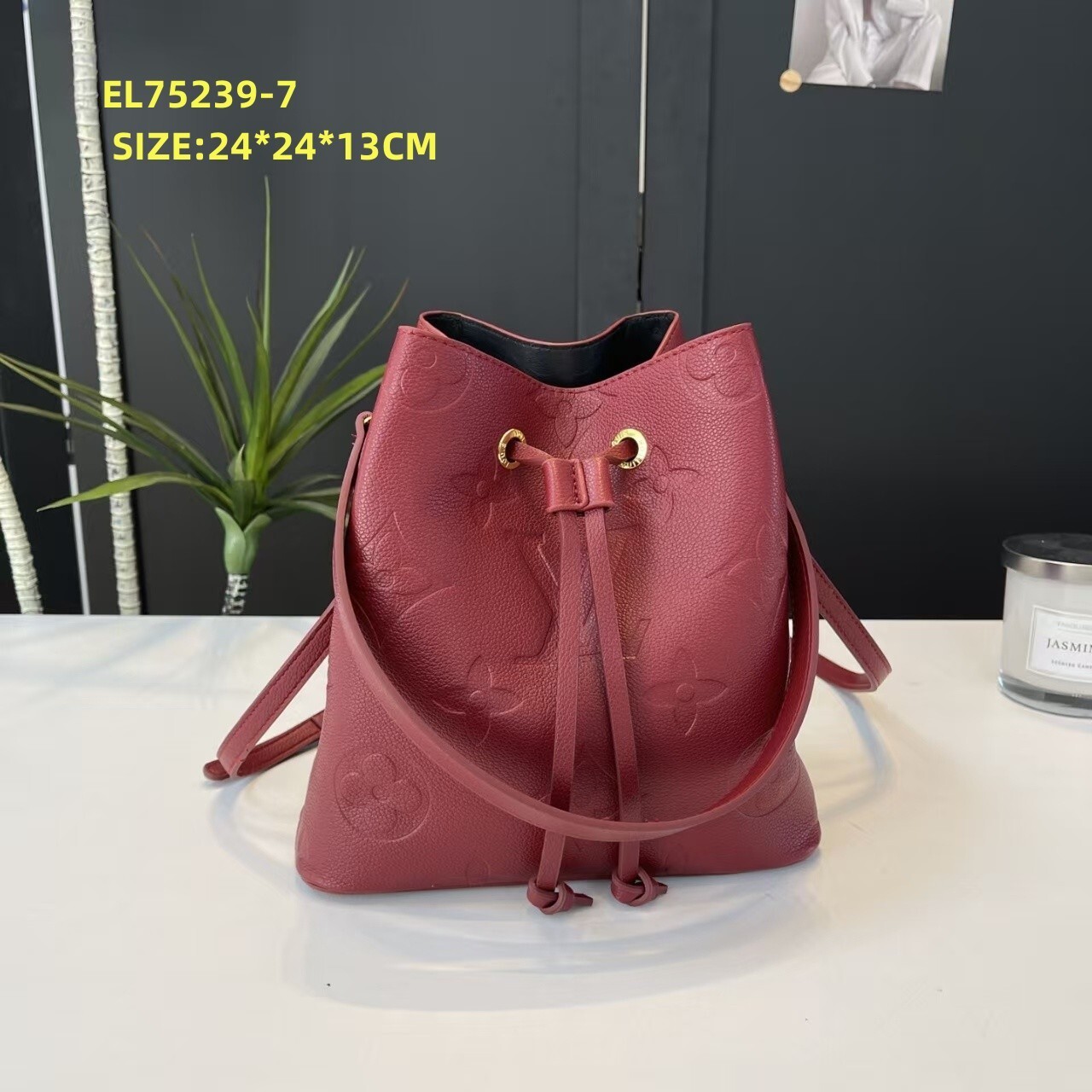 EL75239  SIZE:24*24*13CM gallery