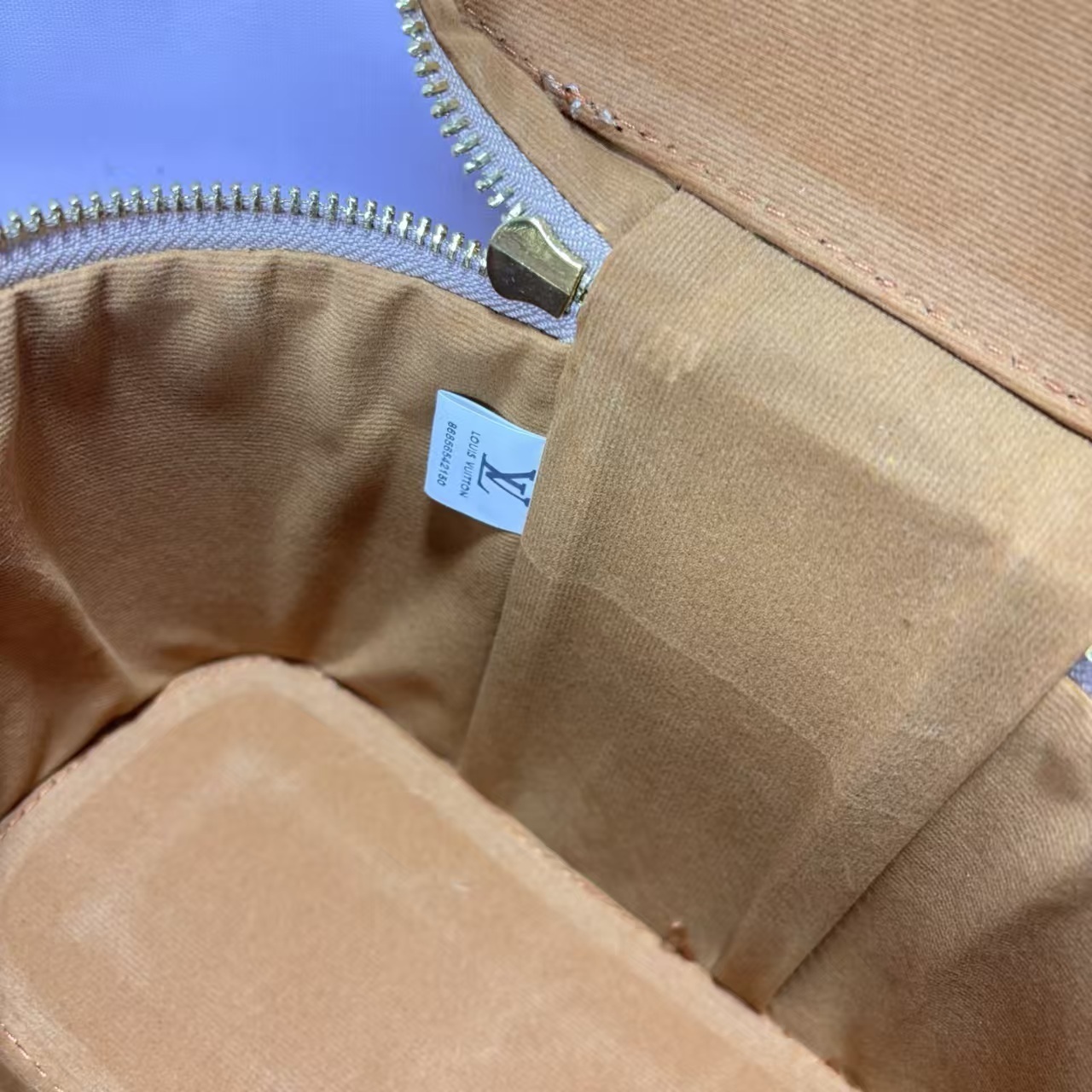 EL82636 SIZE:18*15*9CM gallery