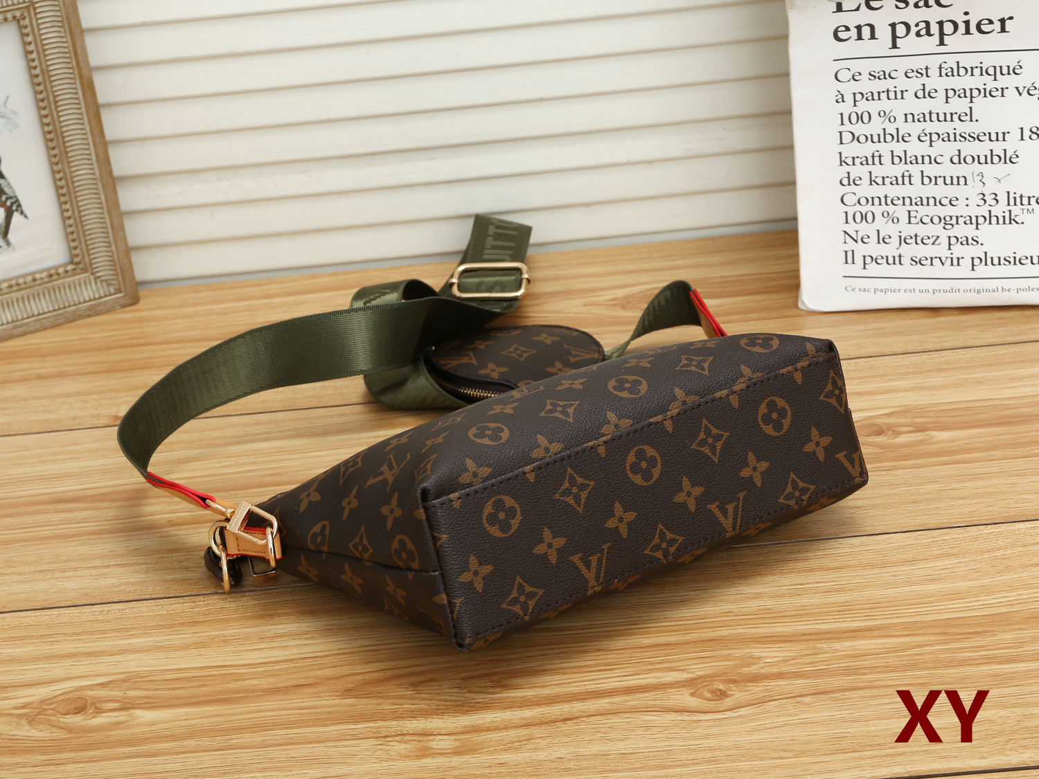 KL71555  SIZE:32*20*8CM gallery