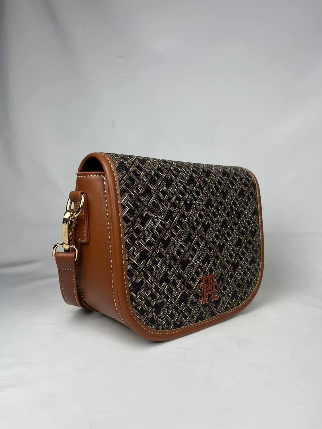 WT46987 SIZE:21*17*9CM gallery