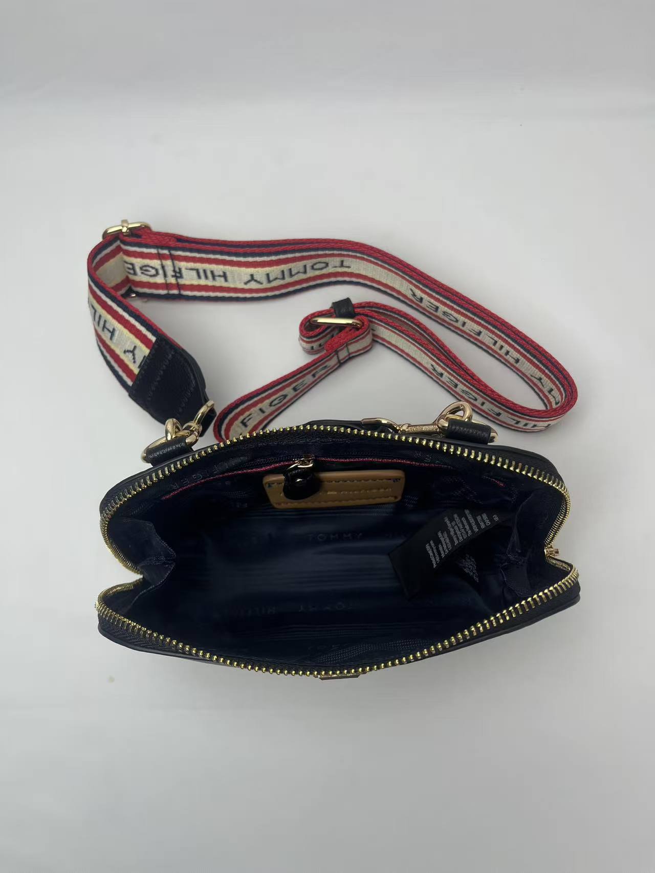 WT48115  SIZE:18*11.5*5.5CM gallery