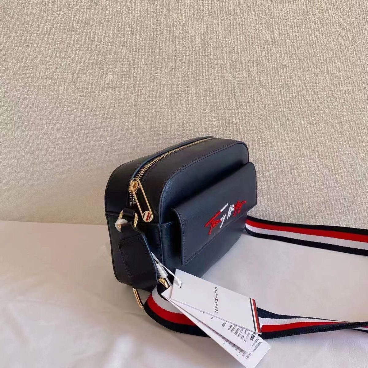 WT18630 SIZE:22.5*7*15 CM gallery