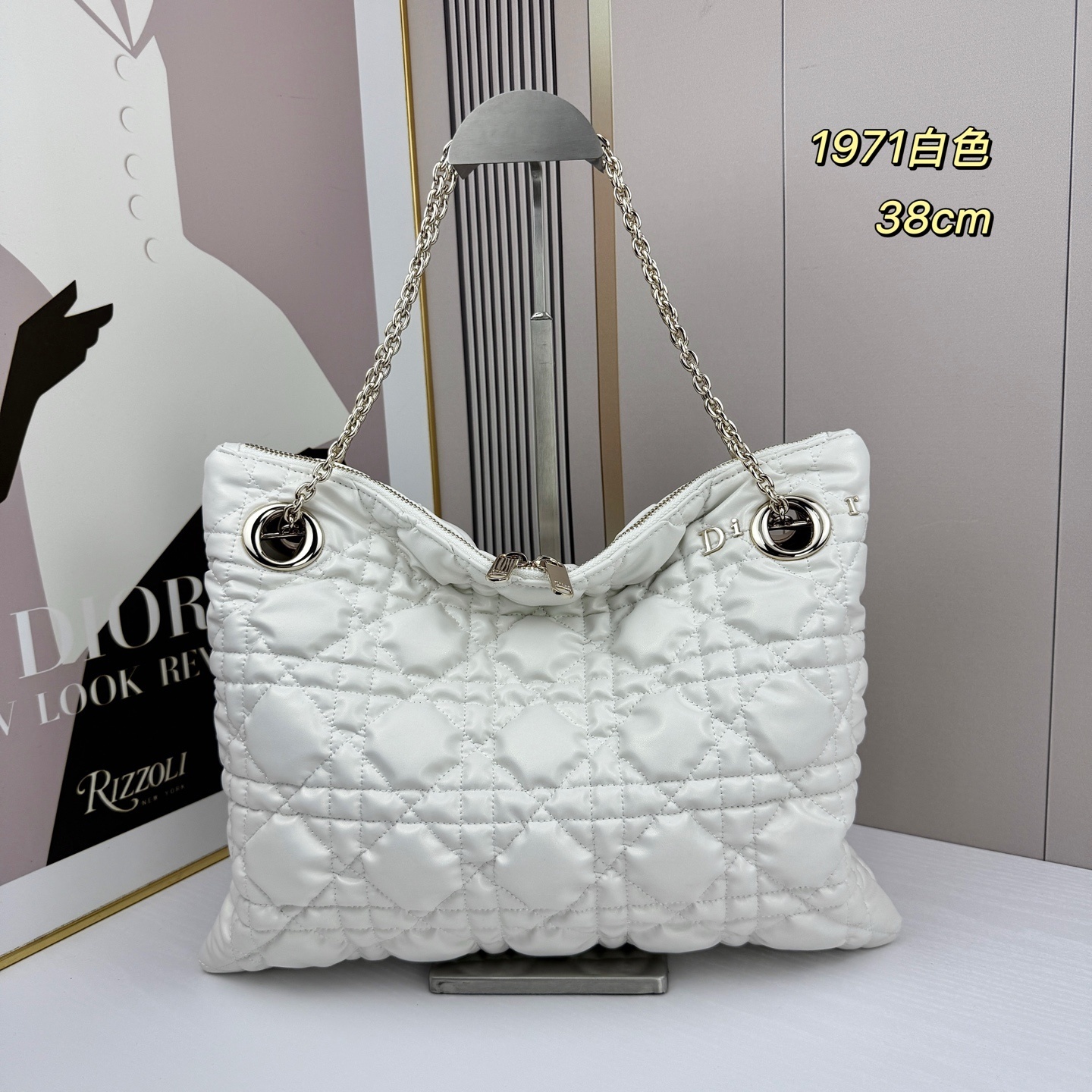 1971//38CM*28.5CM gallery