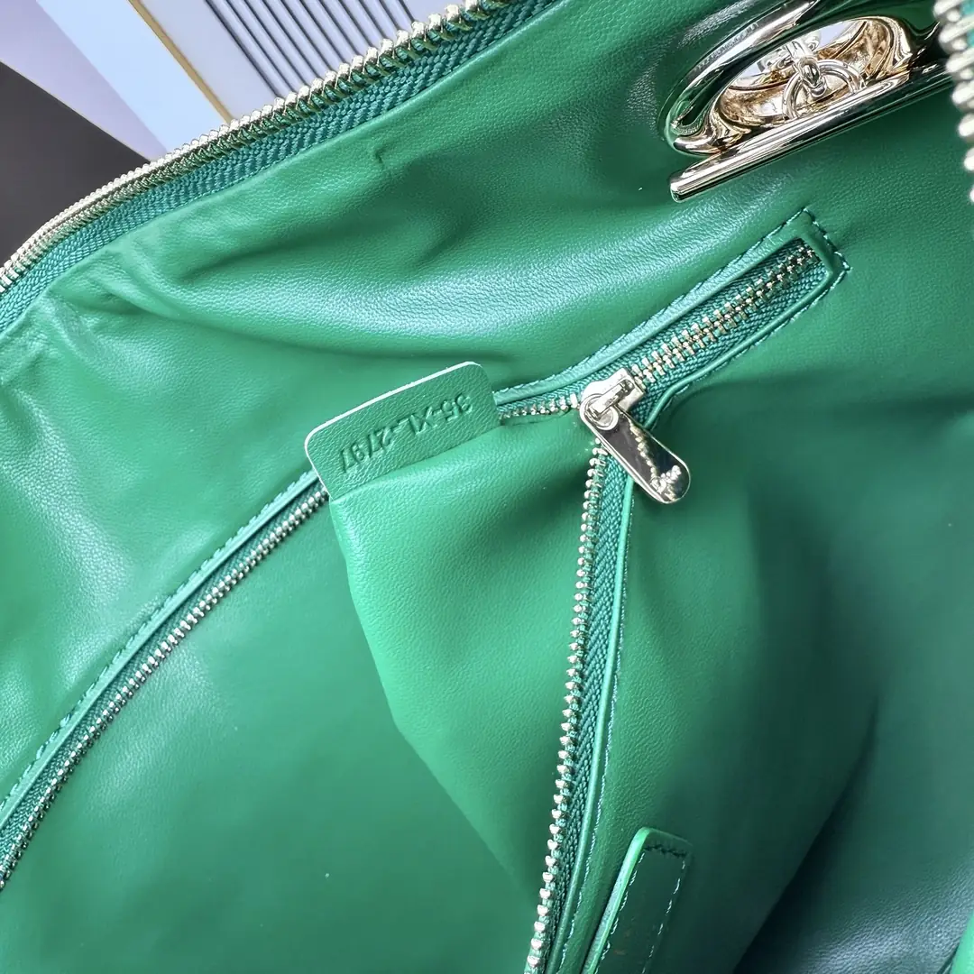 1971//38CM*28.5CM gallery