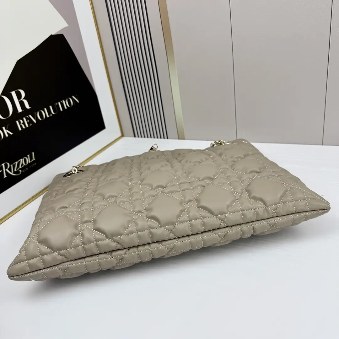 1971//38CM*28.5CM gallery