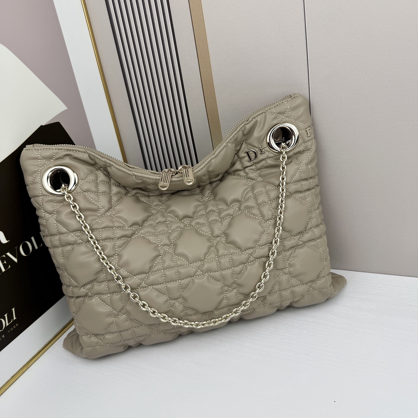 1971//38CM*28.5CM gallery