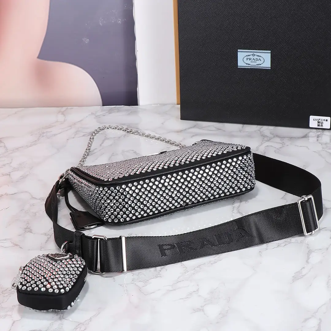 1BH204闪钻/012/22CM*16CM*6CM gallery