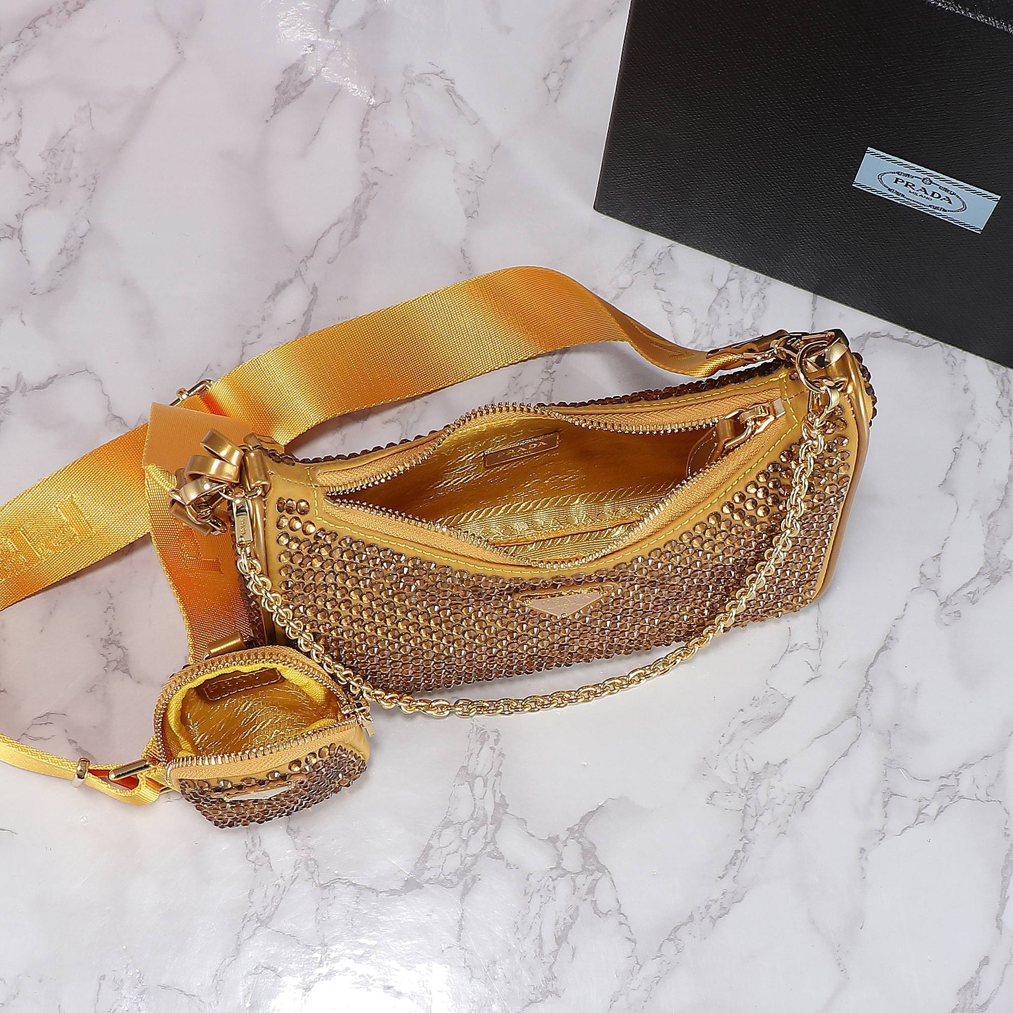 1BH204闪钻/012/22CM*16CM*6CM gallery