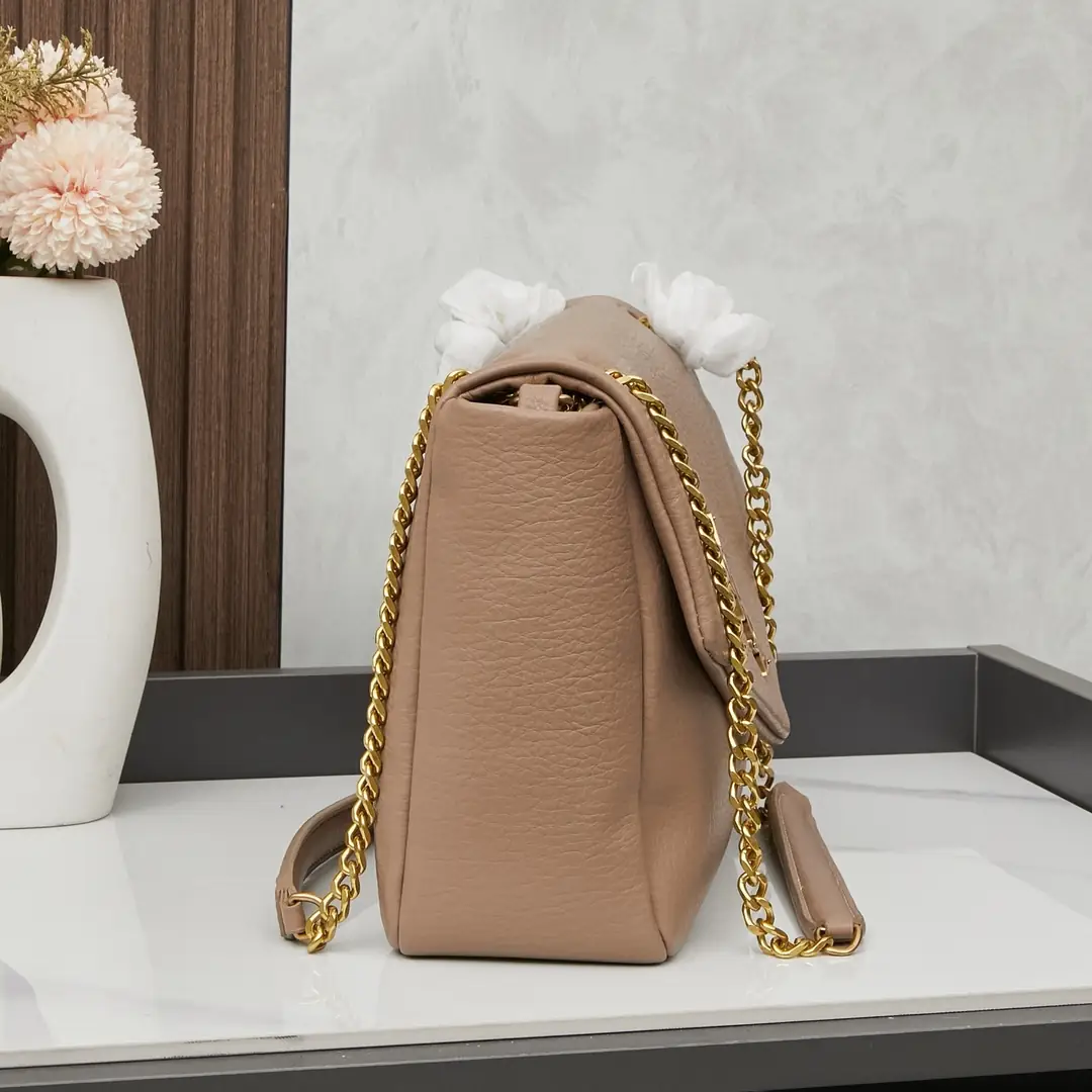 6113/032/28x19x9CM gallery