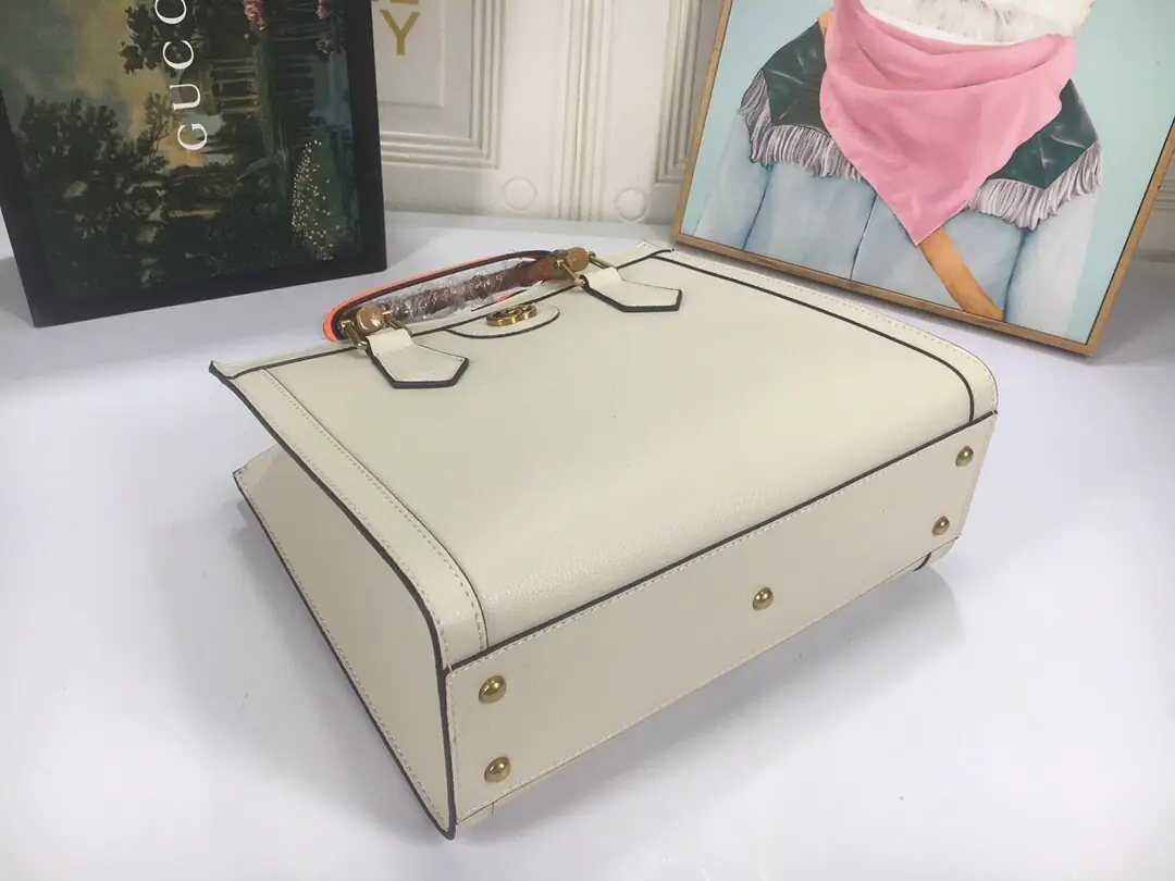 660195/062/27x24x11cm gallery