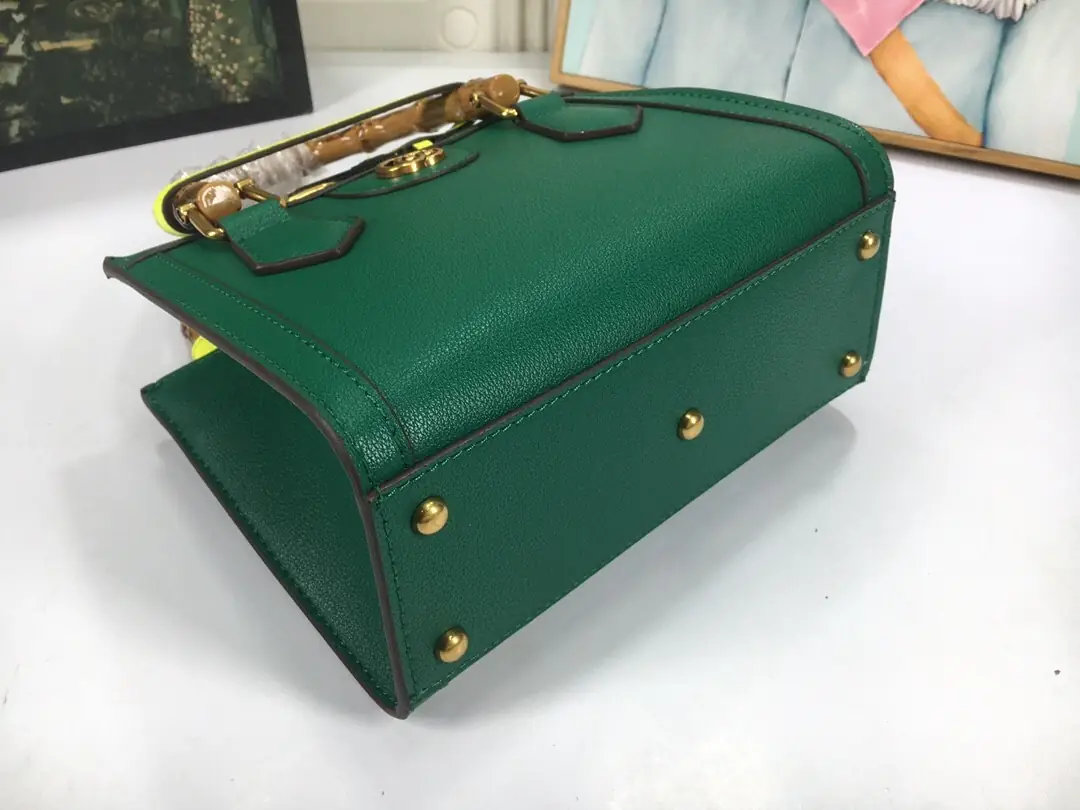 702732/052/20x16x10cm gallery