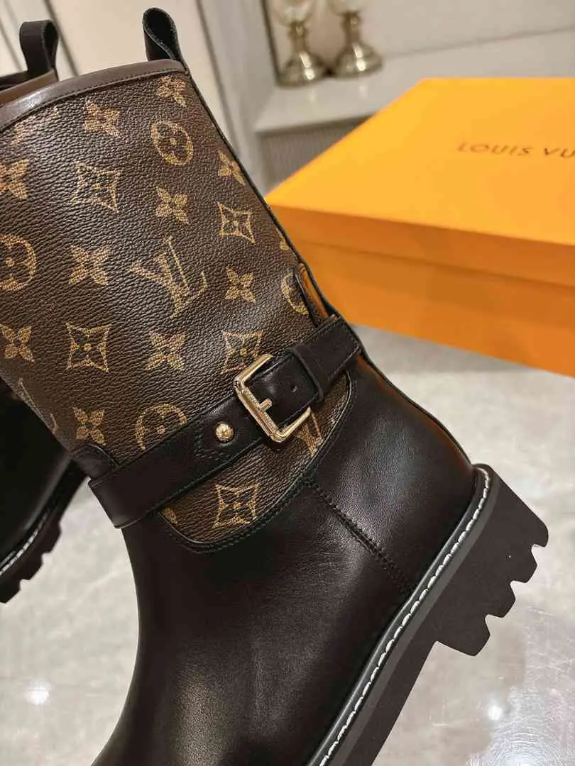 AI5626300🌹🌹🌹LV路易威登秋冬款女靴  35-40 gallery