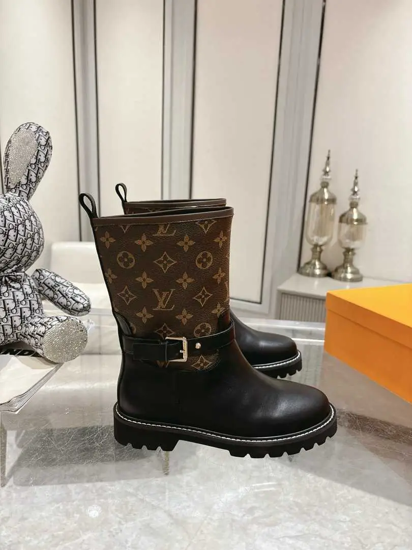 AI5626300🌹🌹🌹LV路易威登秋冬款女靴  35-40 gallery