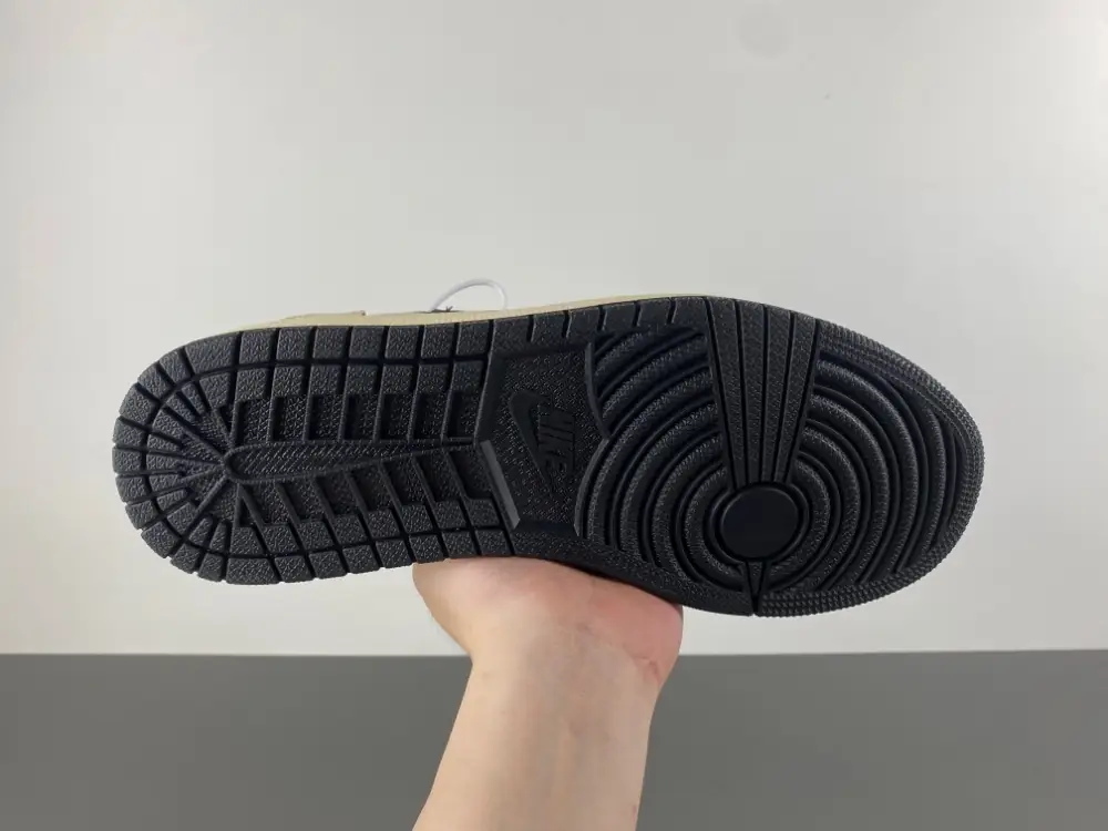 AJ1D咖色倒勾9.0 36～47带半码 gallery