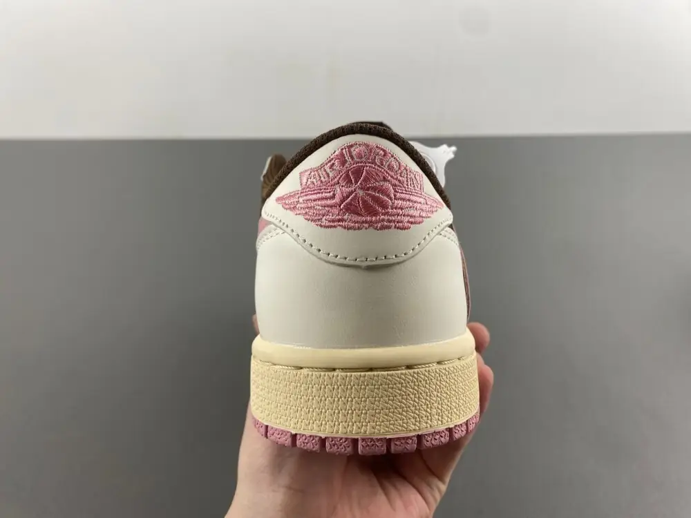 AJ1D咖色倒勾9.0 36～47带半码 gallery