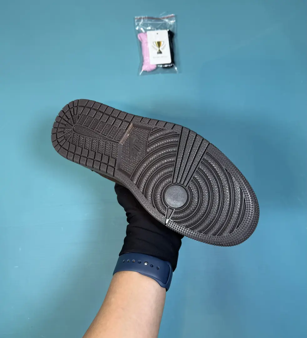 AJ1D咖色倒勾9.0 36～47带半码 gallery