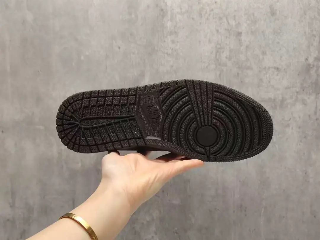 AJ1D咖色倒勾9.0 36～47带半码 gallery