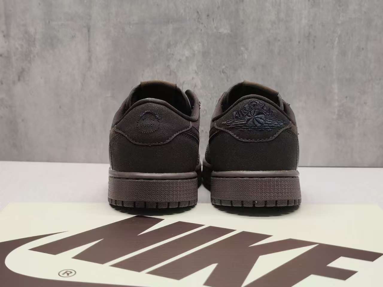 AJ1D咖色倒勾9.0 36～47带半码 gallery