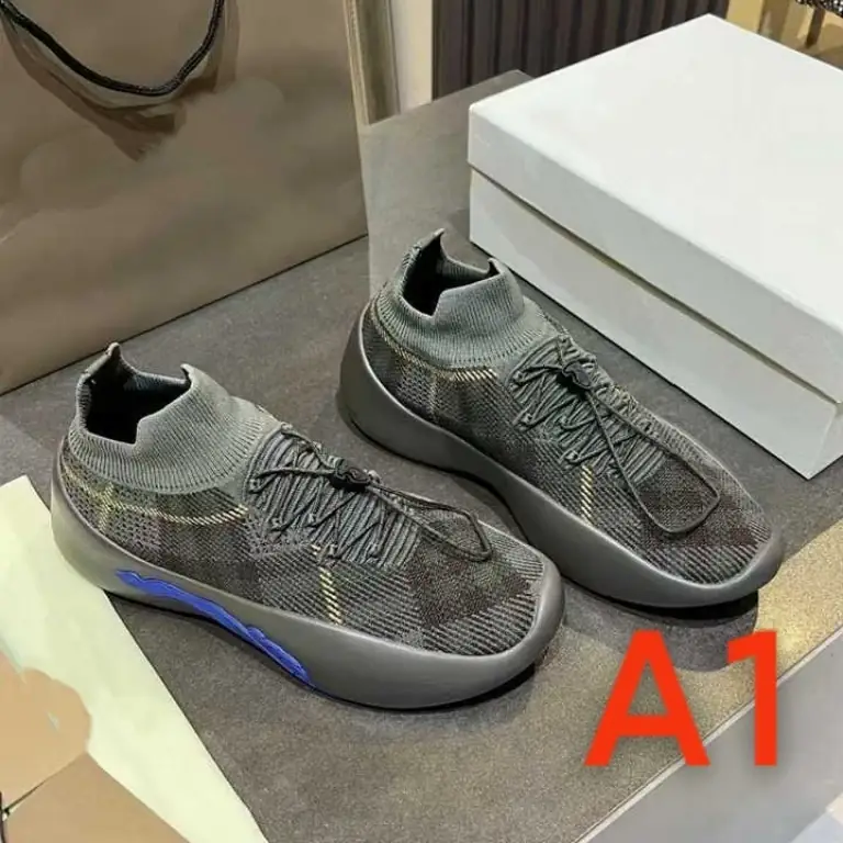 Ab5656250 巴宝莉意大利制造的运动鞋 码数男39-45 gallery