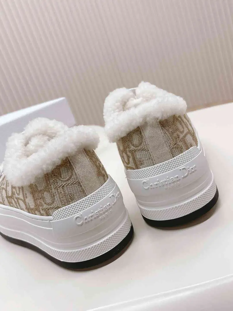 Ad5780300~毛绒绒的Dior运动鞋 gallery