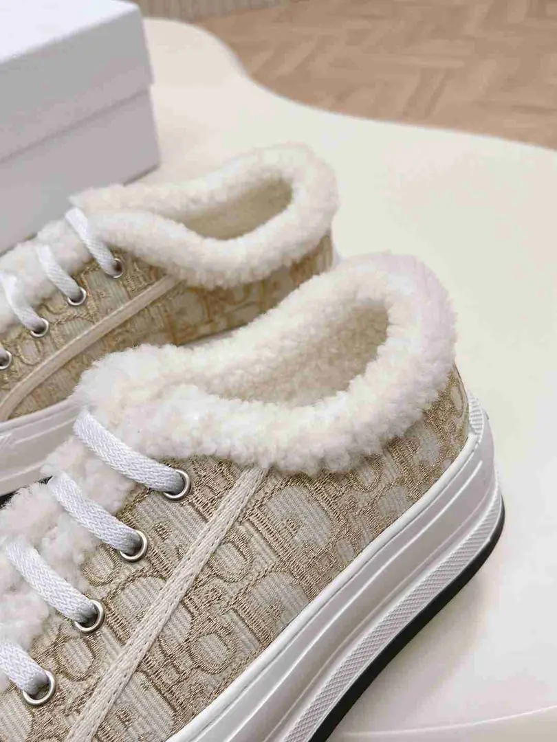 Ad5780300~毛绒绒的Dior运动鞋 gallery