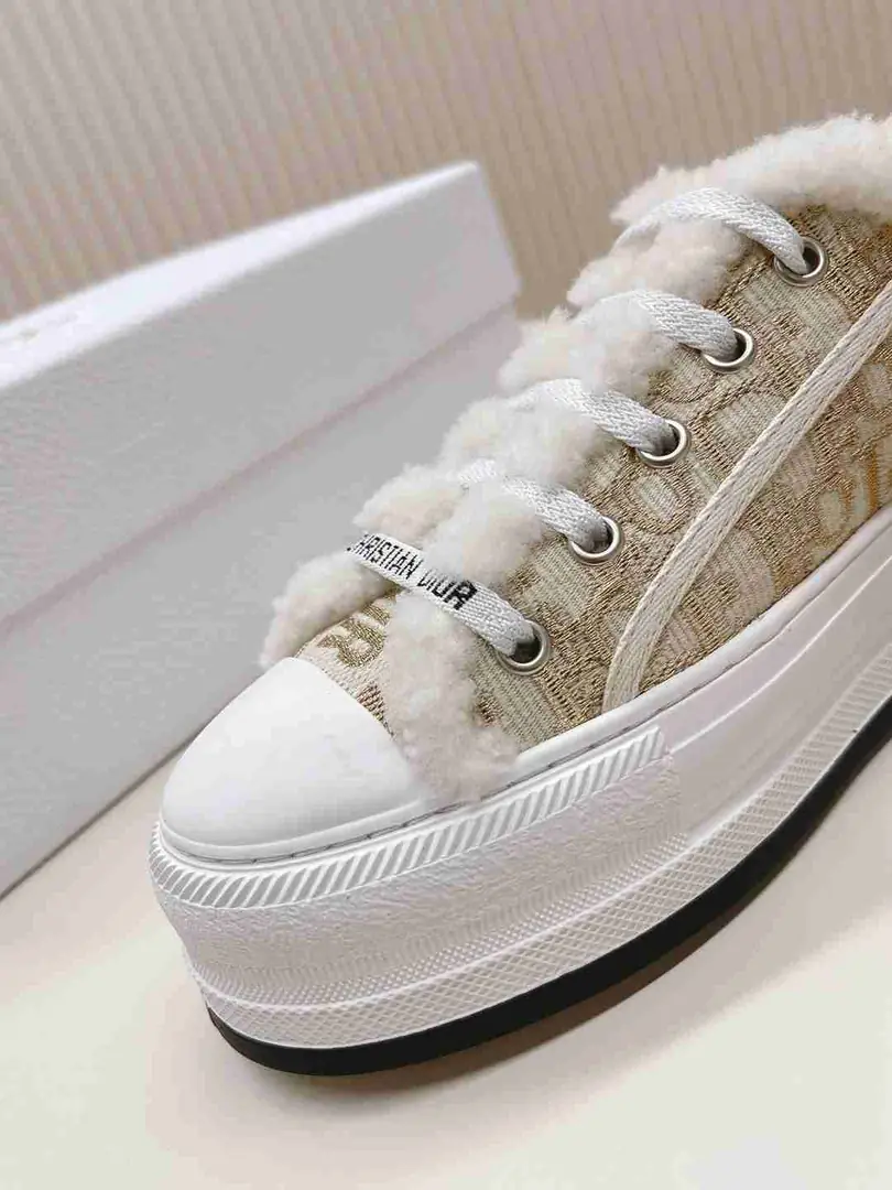 Ad5780300~毛绒绒的Dior运动鞋 gallery