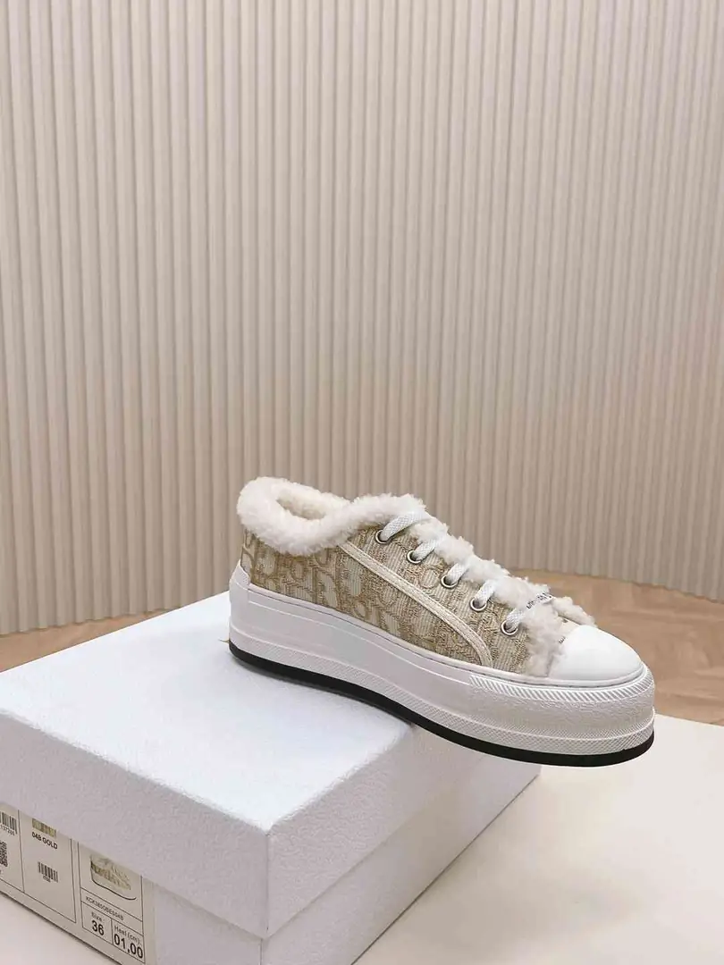 Ad5780300~毛绒绒的Dior运动鞋 gallery