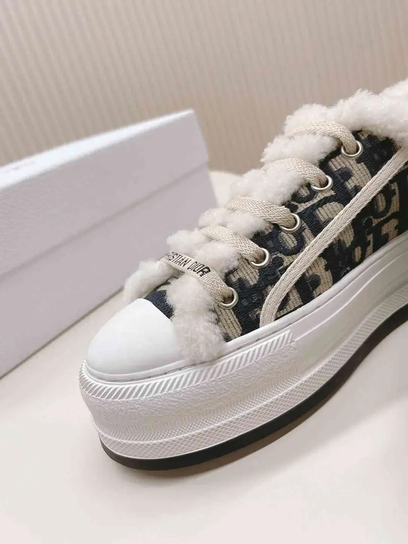 Ad5780300~毛绒绒的Dior运动鞋 gallery