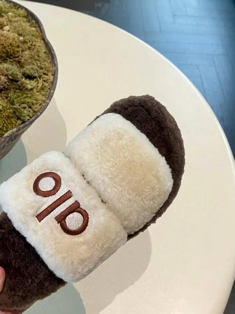 Ag5544210  𝘼𝙇𝙊羊毛二字拖   35-40码 gallery