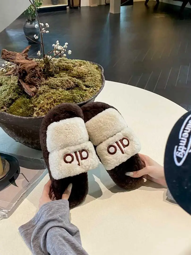 Ag5544210  𝘼𝙇𝙊羊毛二字拖   35-40码 gallery