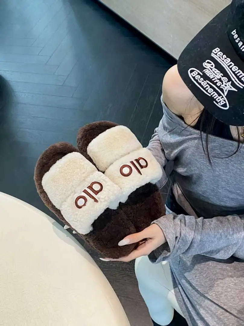 Ag5544210  𝘼𝙇𝙊羊毛二字拖   35-40码 gallery