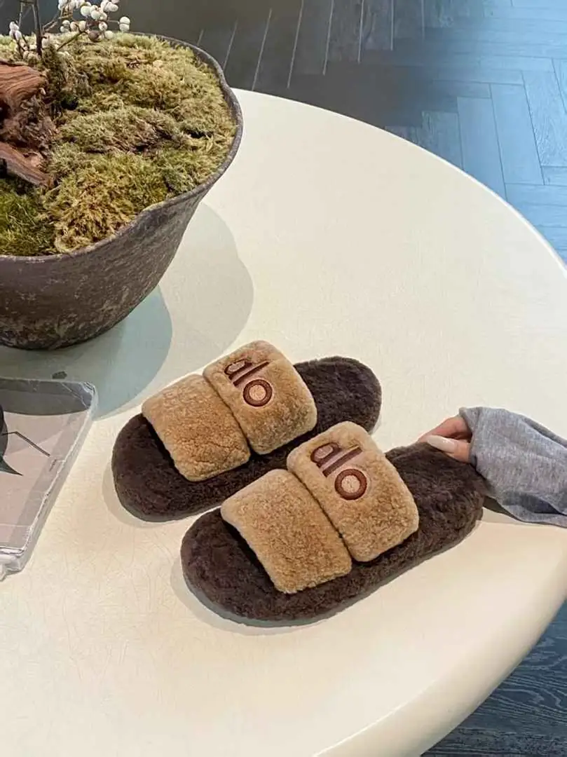 Ag5544210  𝘼𝙇𝙊羊毛二字拖   35-40码 gallery