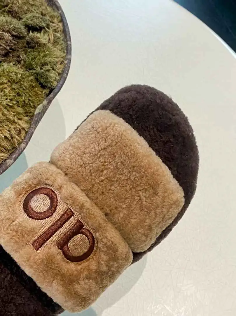 Ag5544210  𝘼𝙇𝙊羊毛二字拖   35-40码 gallery