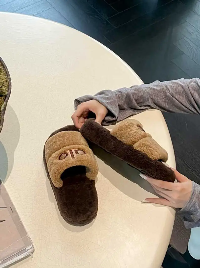 Ag5544210  𝘼𝙇𝙊羊毛二字拖   35-40码 gallery