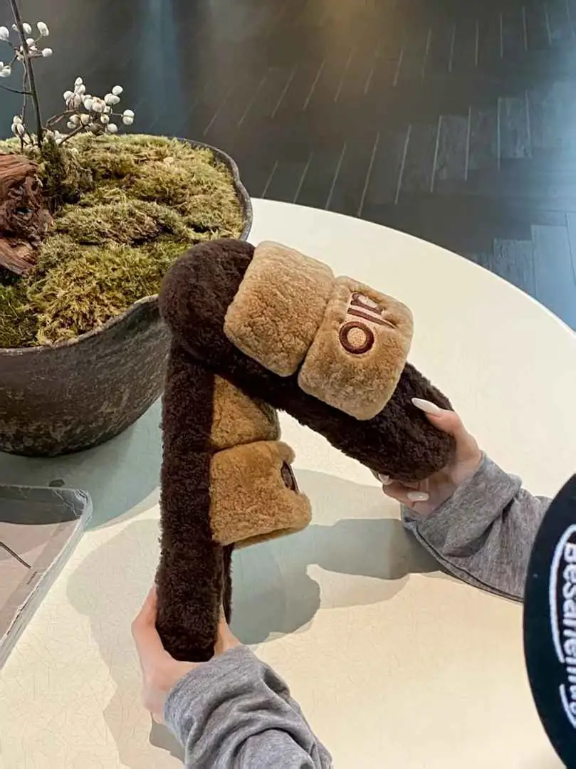 Ag5544210  𝘼𝙇𝙊羊毛二字拖   35-40码 gallery