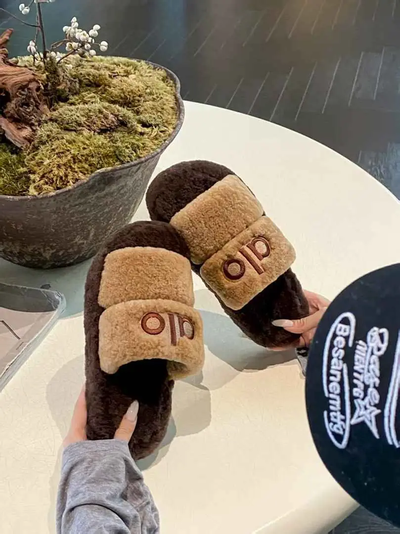 Ag5544210  𝘼𝙇𝙊羊毛二字拖   35-40码 gallery