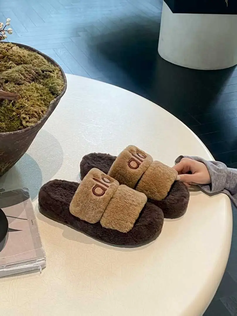 Ag5544210  𝘼𝙇𝙊羊毛二字拖   35-40码 gallery